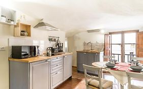 Lyon Apartment Anfiteatro Square,