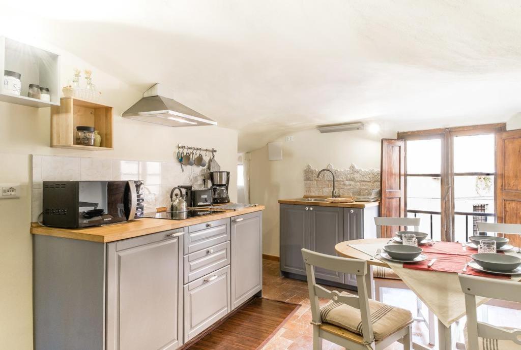 Lyon Apartment Anfiteatro Square, Lucca Esterno foto
