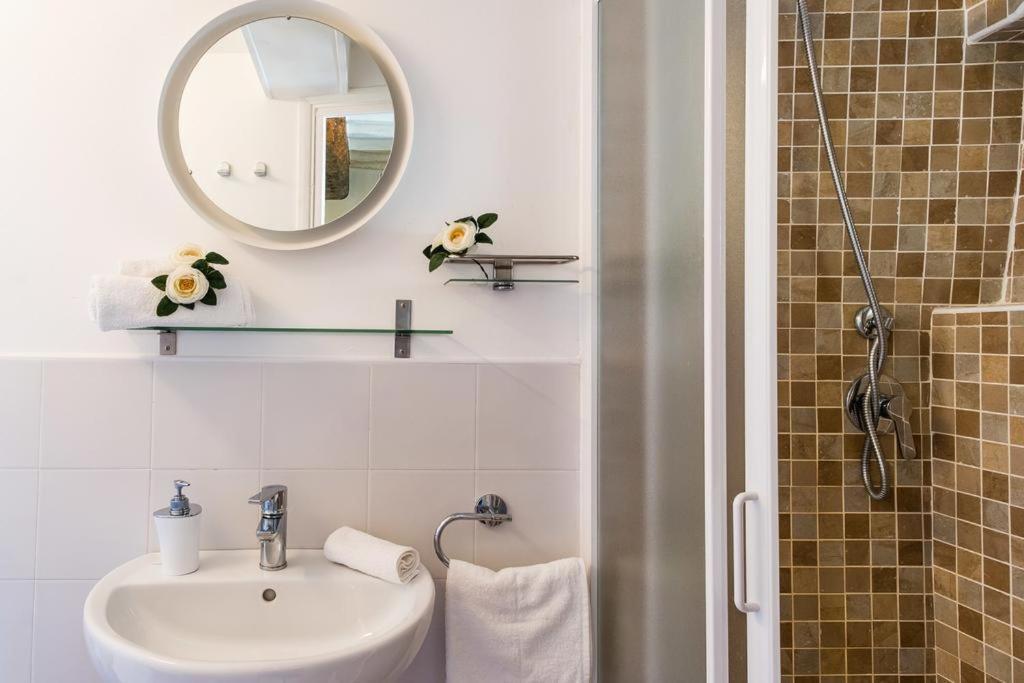 Lyon Apartment Anfiteatro Square, Lucca Esterno foto